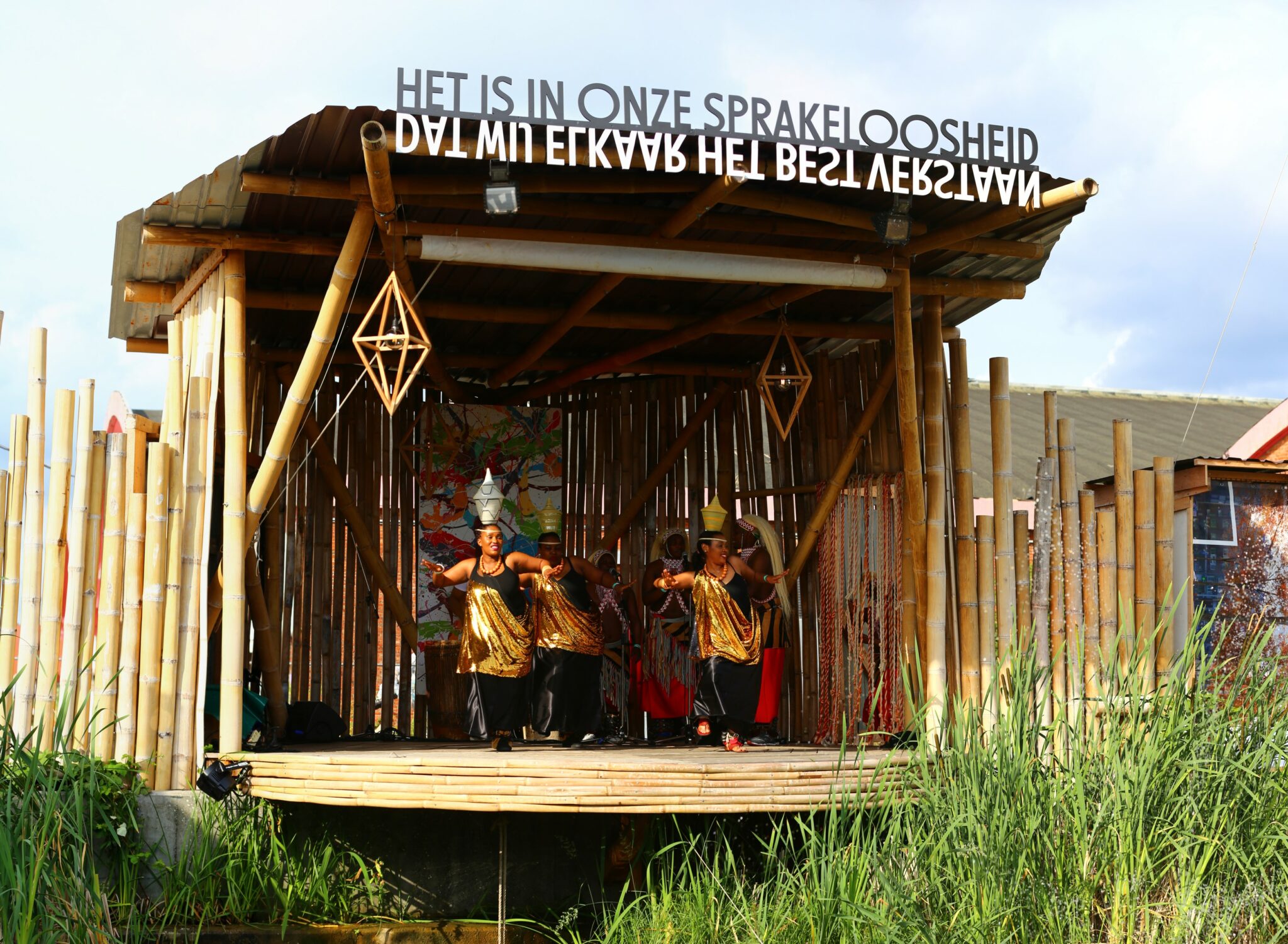 BabelBad: Poëzie & Pizza: Kaptue Blaise Fotso en guests